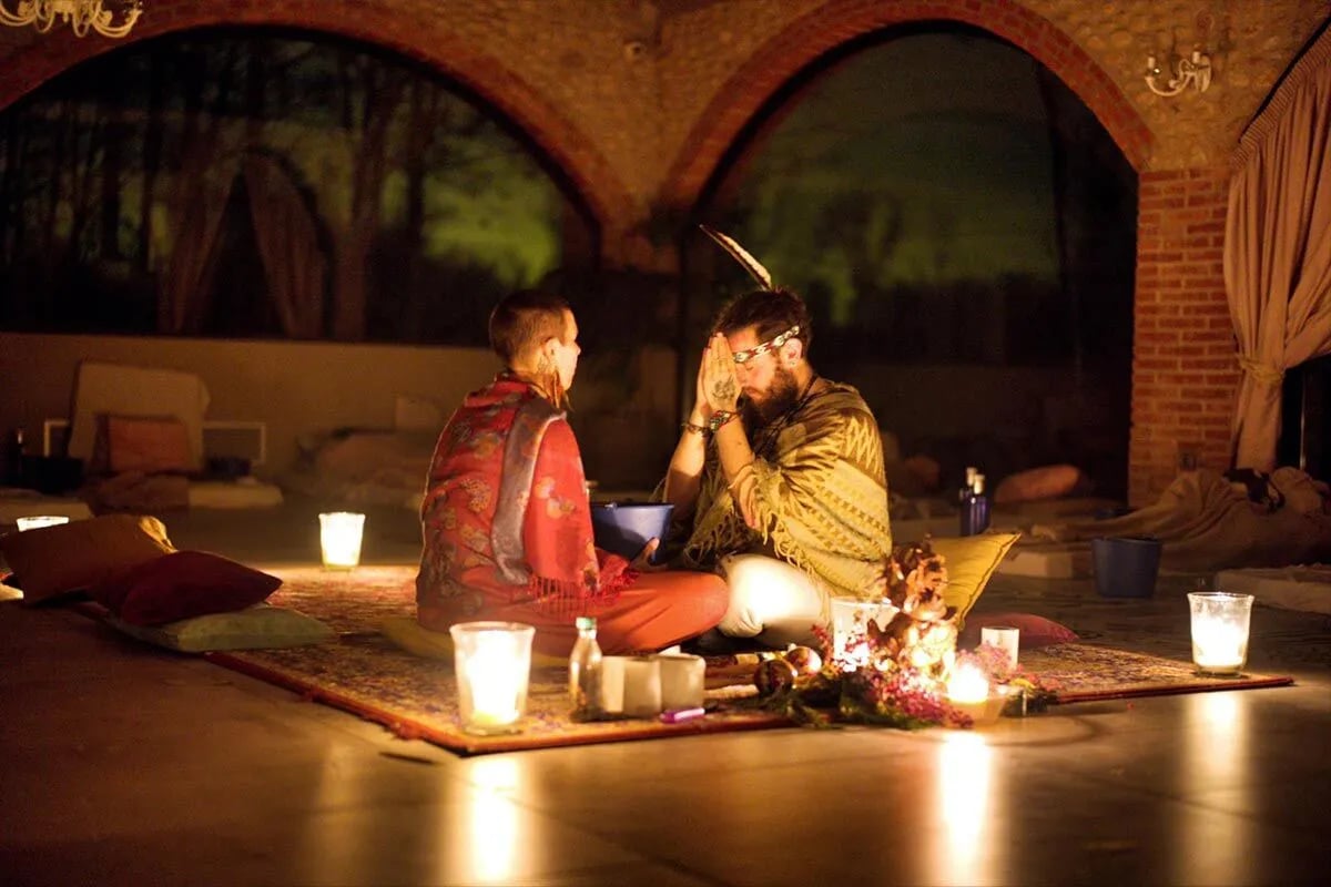 4日間のホリスティック・アヤワスカ・リトリート – Petit Comitè版、ニルトン・サンティとともに