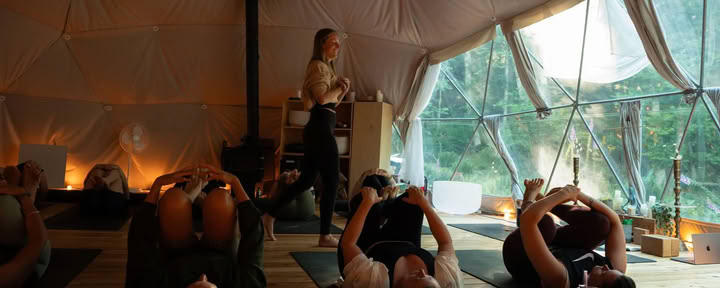 Bowen島でミカエラ・ミリントンとともに進化するリトリート — Nectar Yoga