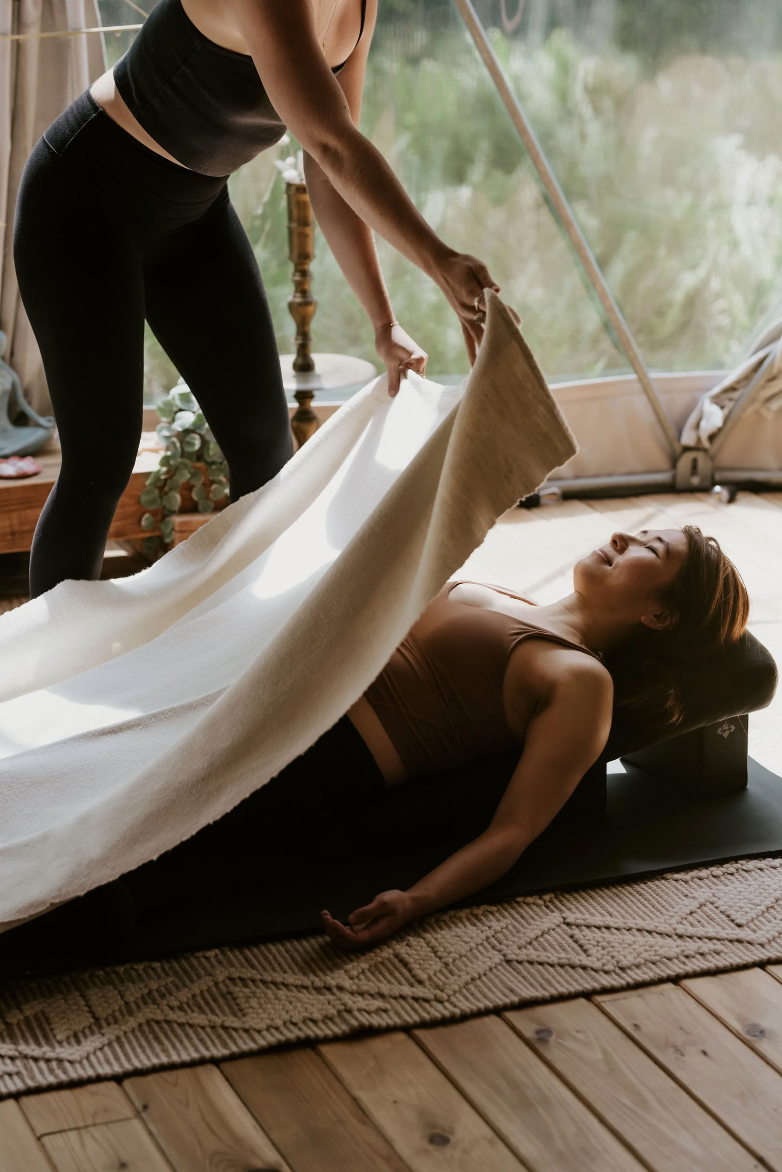 RISE:没入型ヨガとサウンドバス体験 with ハディス・キアニ | Nectar Yoga