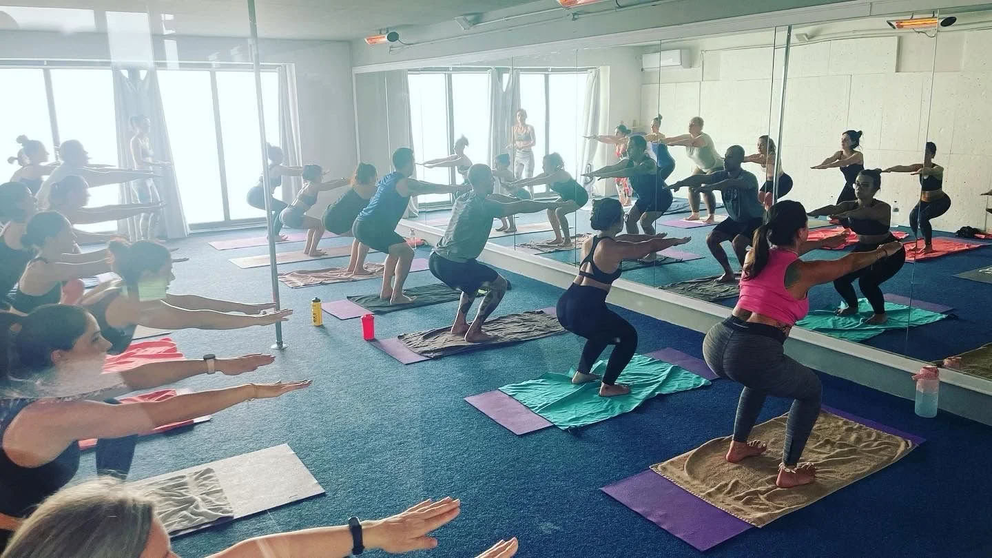 秋の締めくくり - パートタイム・ヨガティーチャートレーニング</span> — Momosyoga | HotYogaMalta