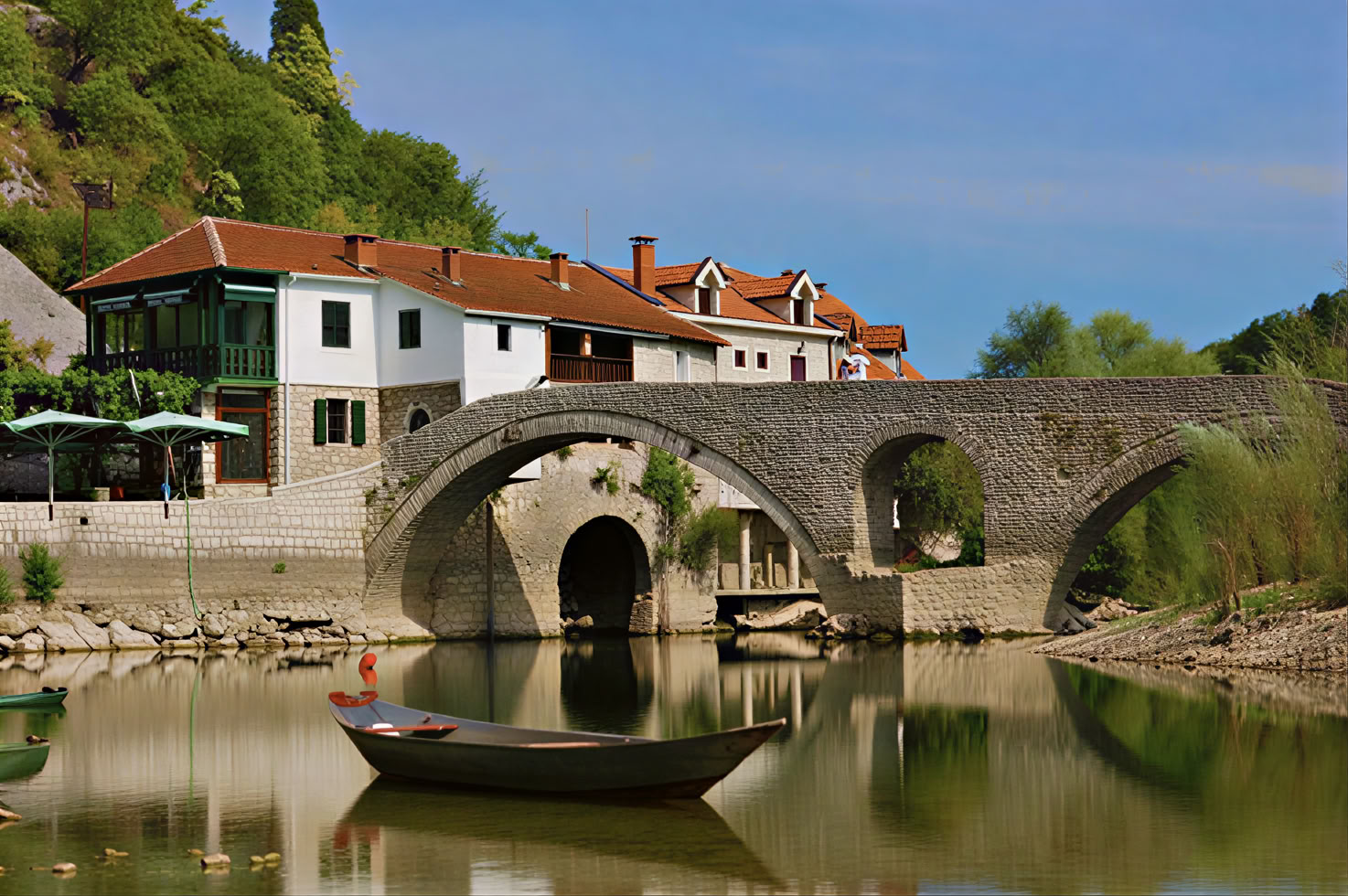 モンテネグロ北部でのバイクツアー