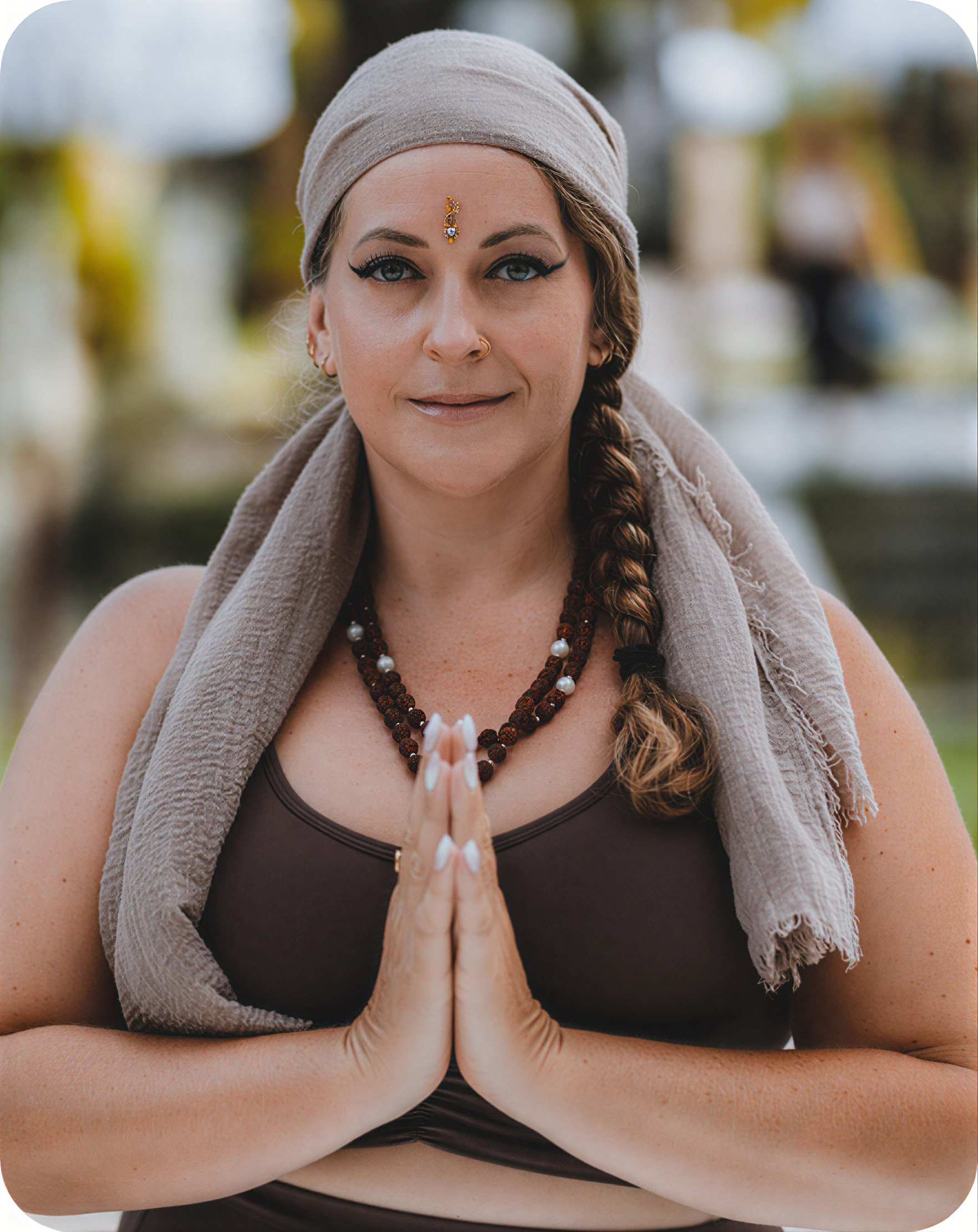 200時間／300時間ハイブリッドヨガティーチャートレーニング – 2026年8月24日～9月6日