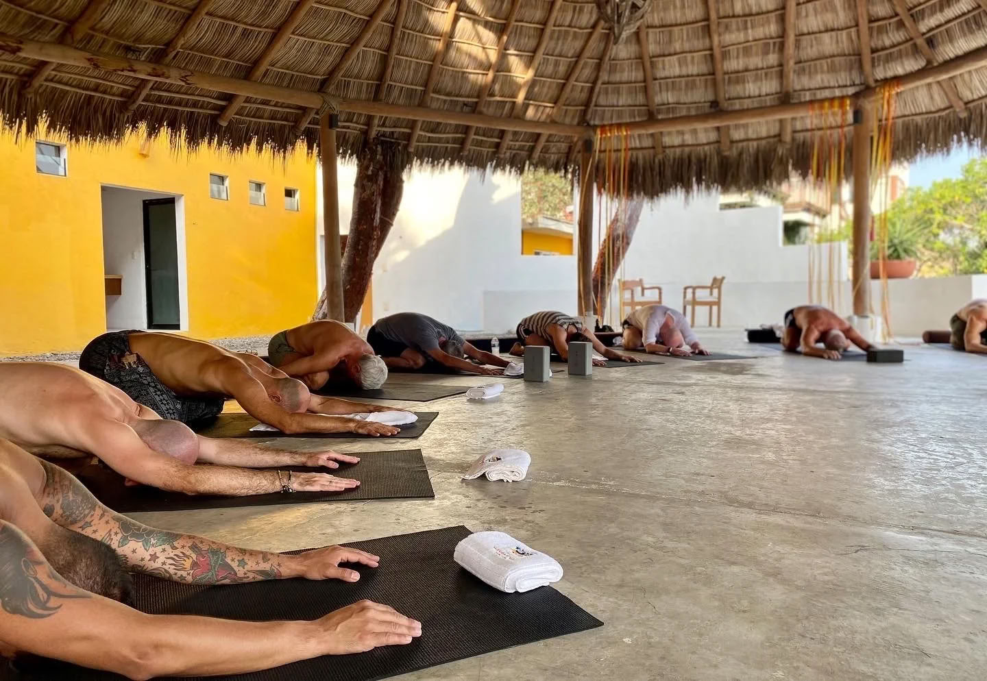 エル・ソル - クィアの人々とアライのためのウェルネス・リトリート