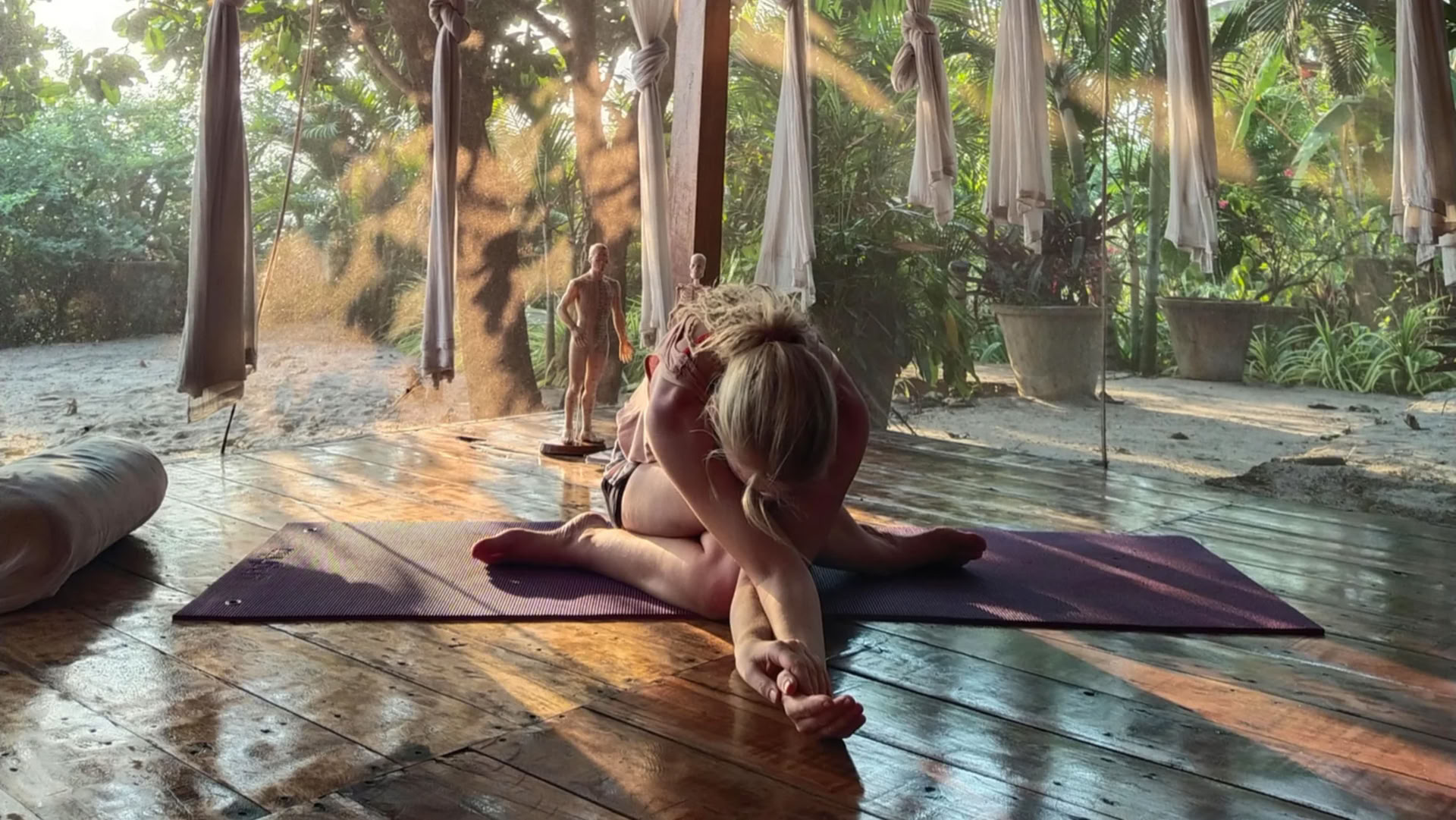 陰ヨガ＆サウンドヒーリング指導者養成講座