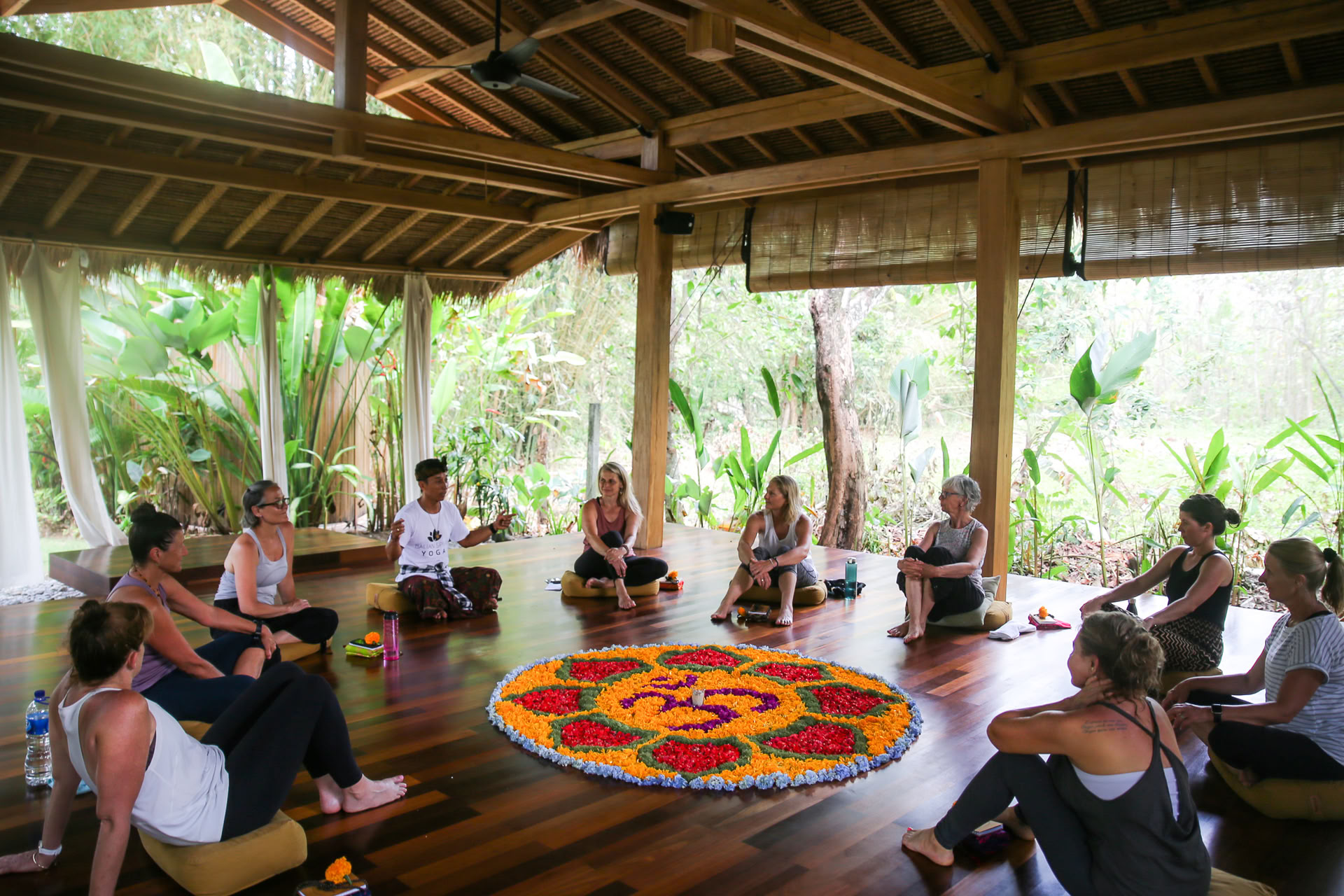 ヨガ、自然、バリ文化リトリート