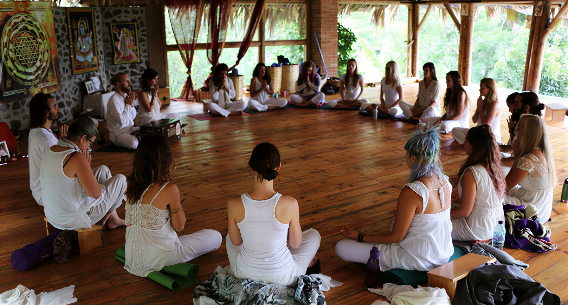 200時間RYT・イタリア、トスカーナ・Yoga Alliance認定