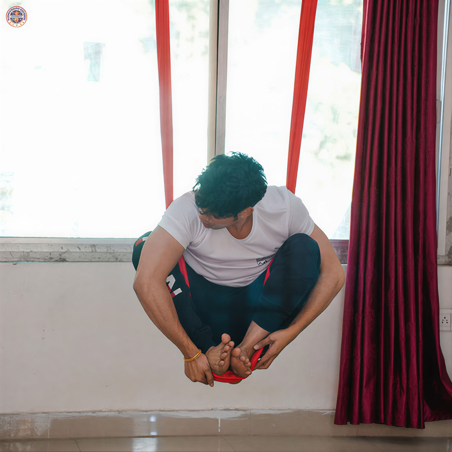 エアリアルヨガ指導者養成コース – 2027年1月25日〜29日