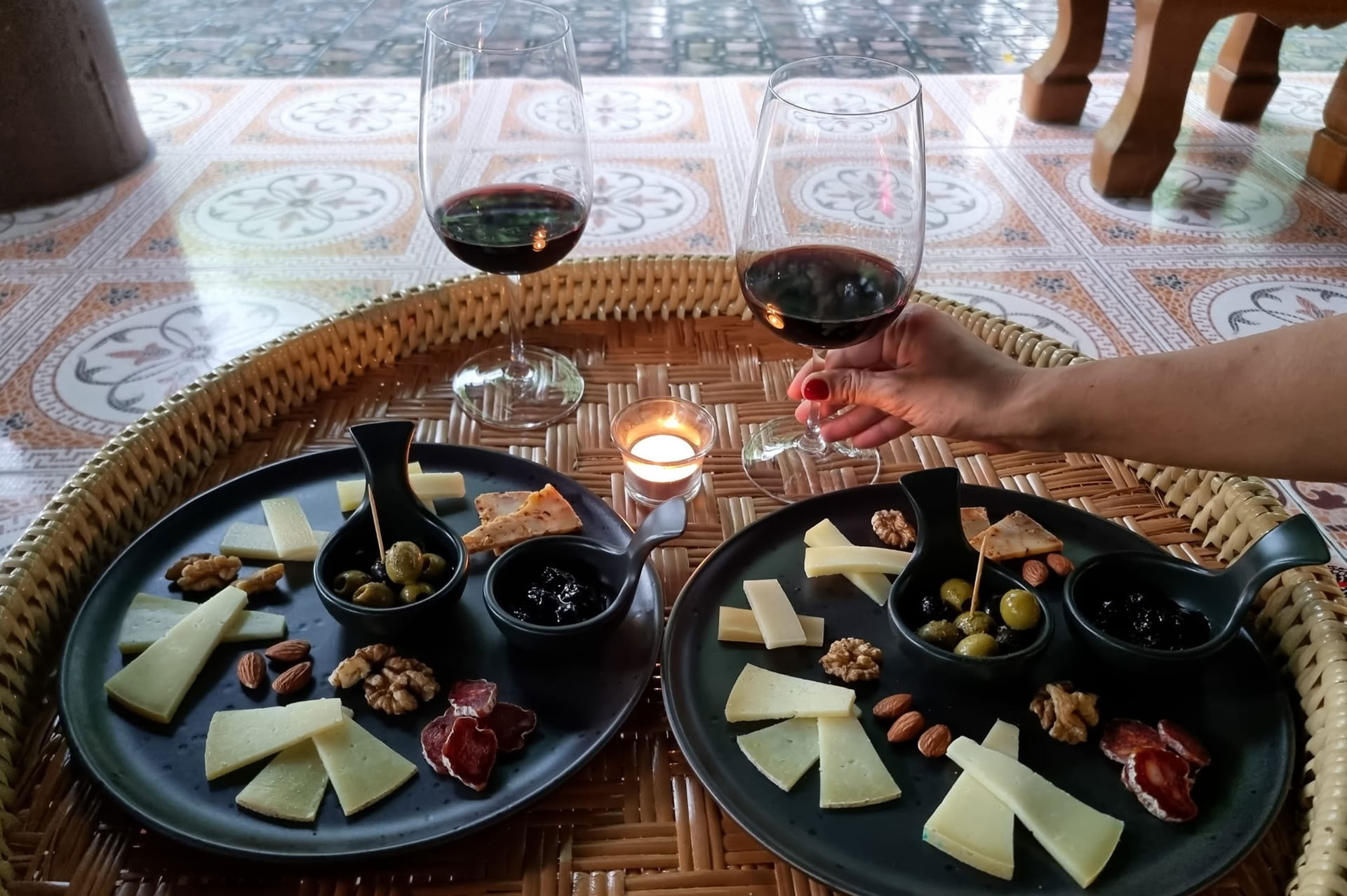 ウェルネスに乾杯 ― ヨガ＆ワイン