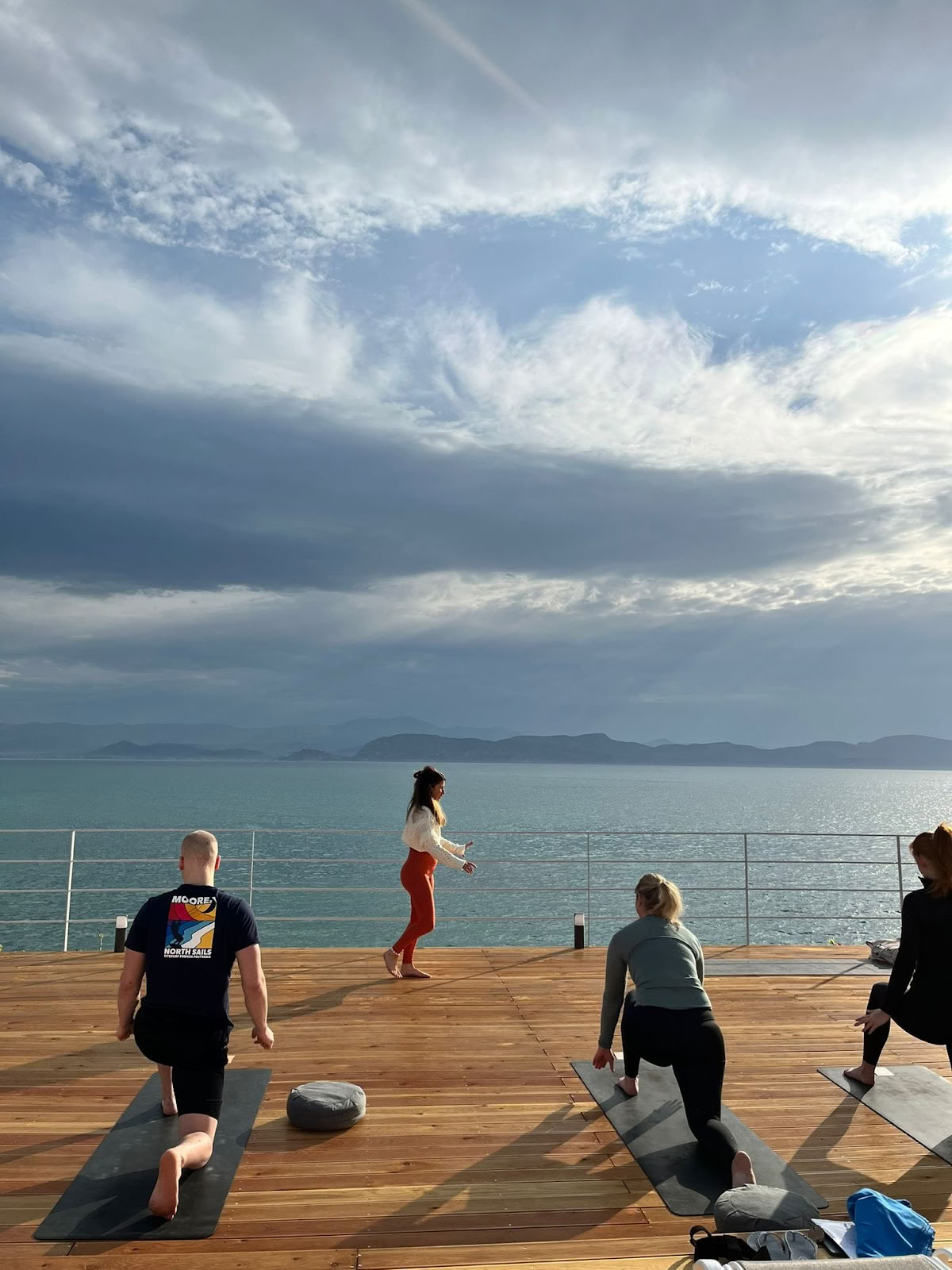 ギリシャの海と魂のヨガリトリート