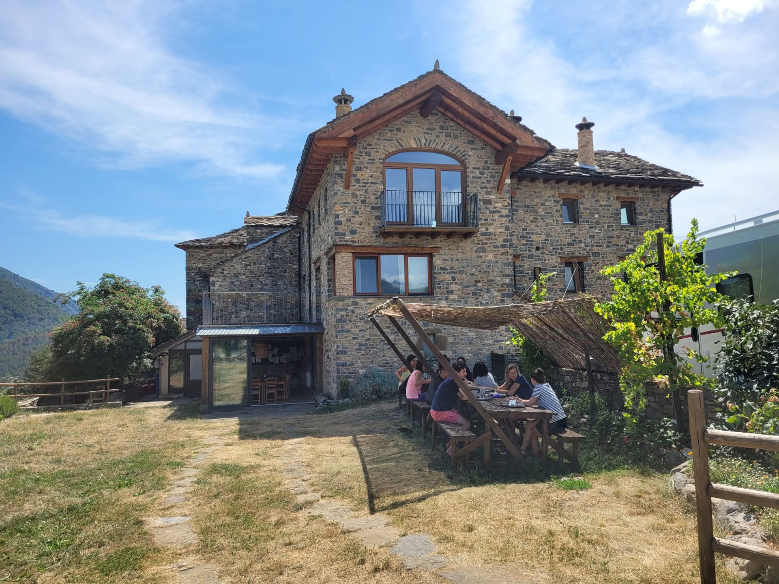 Casa Cuadrau：ピレネー山脈でのヨガ、アート、自然