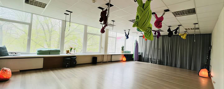 Studio Air Therapy｜Oro Yoga Vilnius｜Aerial Yoga Lithuania