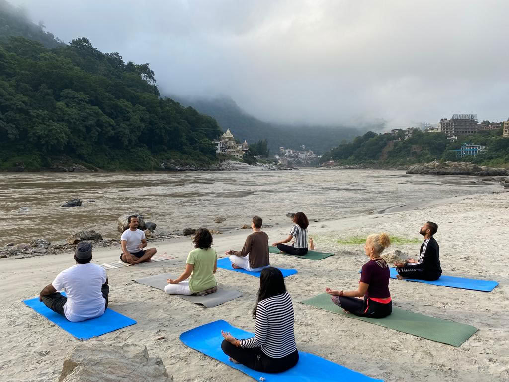 Jiva Yoga Academy - インド・リシケーシュでの200時間・300時間ヨガティーチャートレーニング