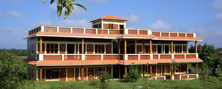 Deluxe Rooms (Twin-Share)