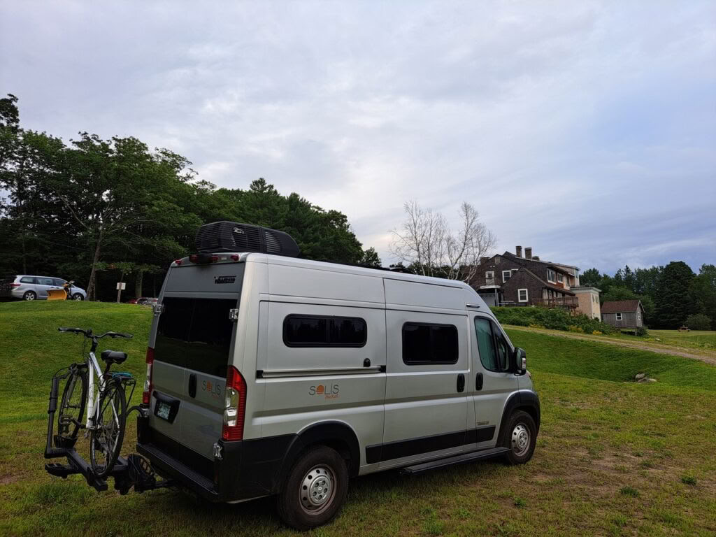キャンプ／自給自足型車両