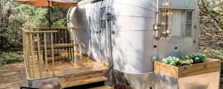 Moon Dancer Vintage Trailer Accommodation