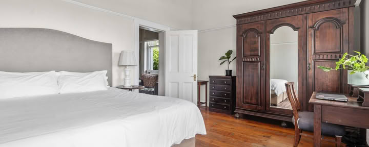 Master Deluxe Suite