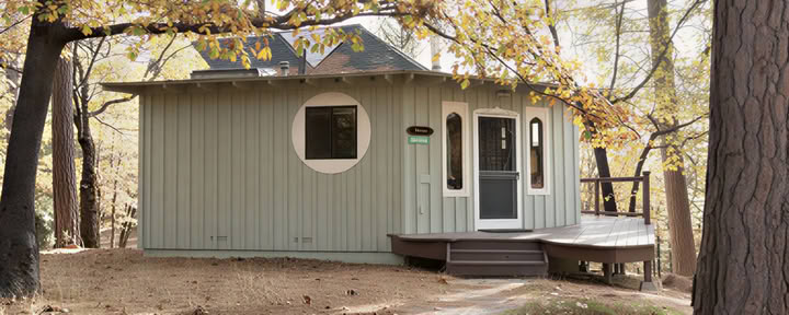 Cabin - Full Kitchen + Private Bathroom