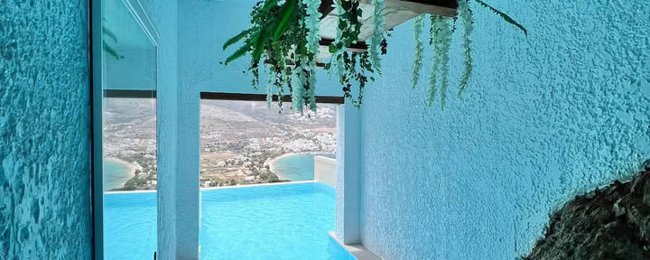 Deluxe with Cave Pool