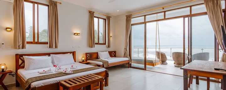 Beach Villa – Sun Suite Pool Access / Direct Sea View