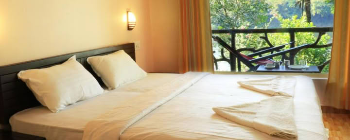 Vibhava Deluxe Room
