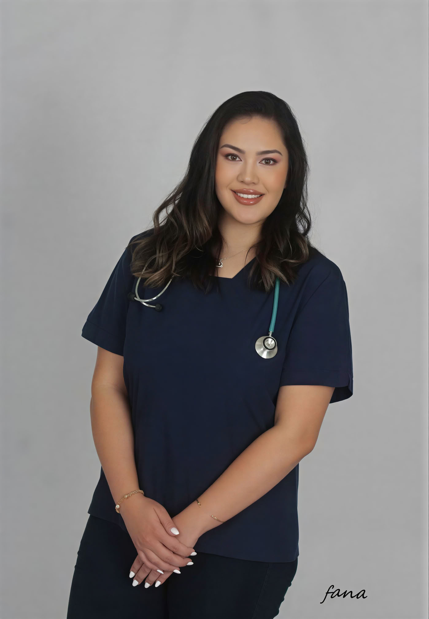 Dr. Laura Gil