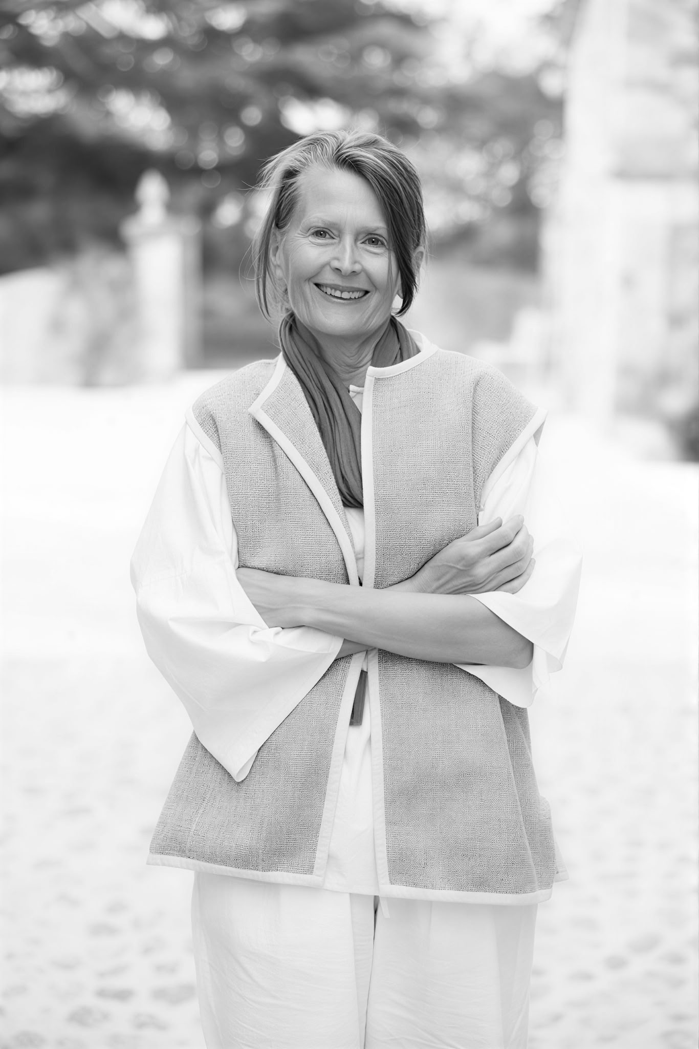 Dr. Therese