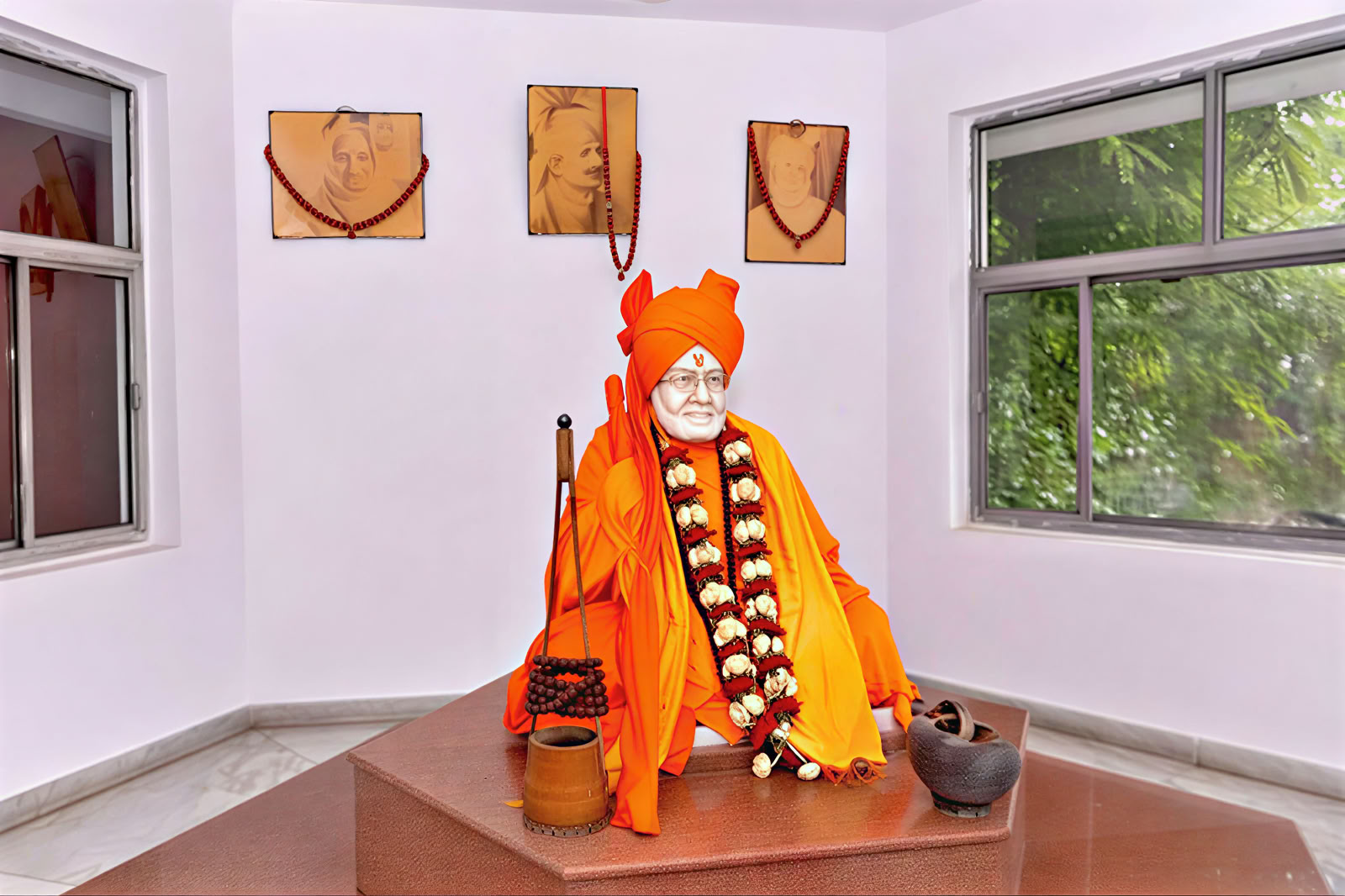 Swami Jitendranand Tirth